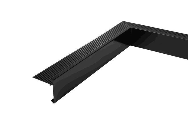 aluminium-daktrim-60-x-64mm-ral-9005-binnenhoek