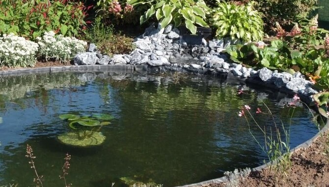 Ecolat opgerold vijverrand