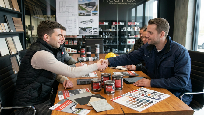 Vertegenwoordiger RedFox sluit een deal